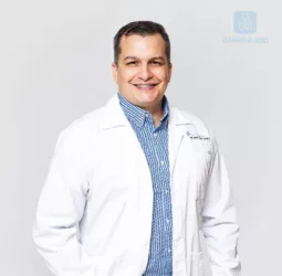 Dr. Adrián Finol