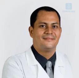 Dr. Sael  González
