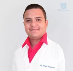 Dr. Dennis Hernández