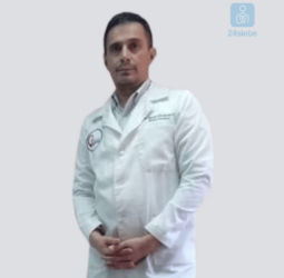 Dr. Ramón  Hernández