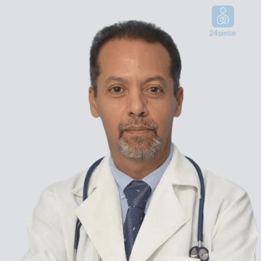 Dr. Richard Martínez