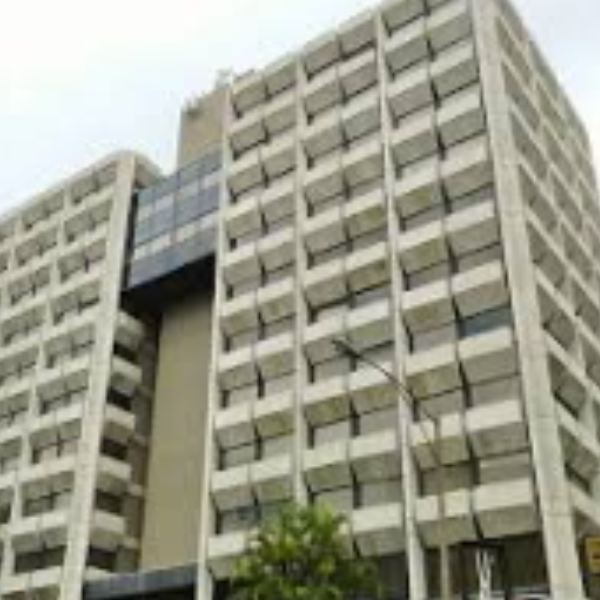 Los Rosales. Av. Roosevelt